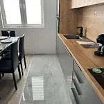 Apartman Big House With Swimming Pool