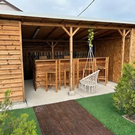 Big House With Swimming Pool דירה סקופיה