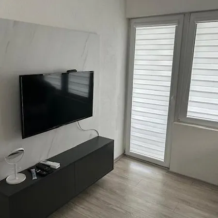 דירה Big House With Swimming Pool