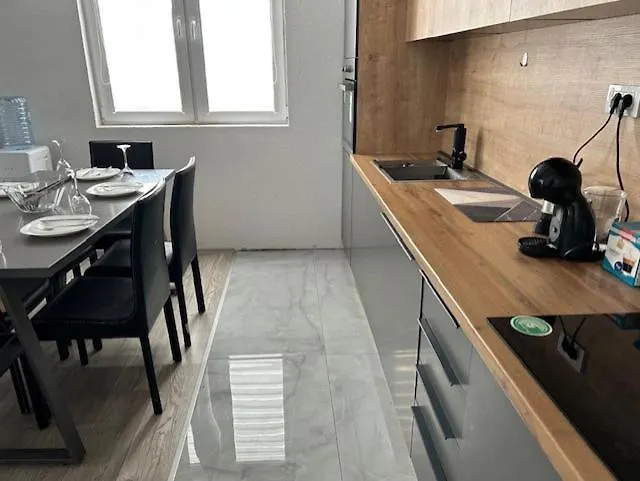 Διαμέρισμα Big House With Swimming Pool