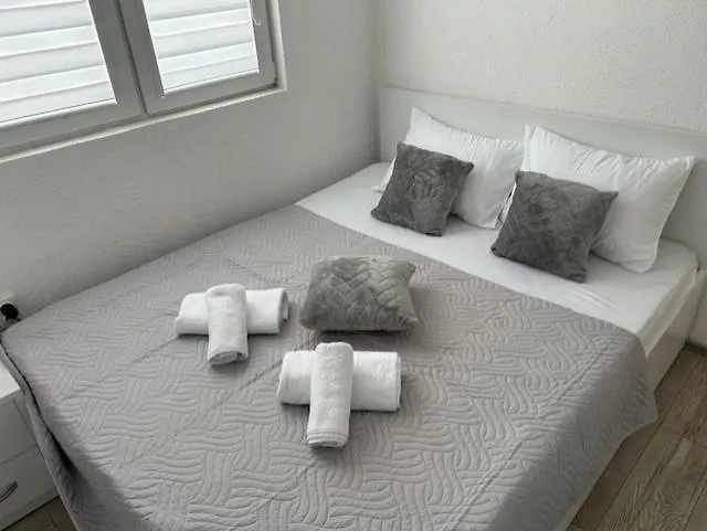 Big House With Swimming Pool Σκόπια