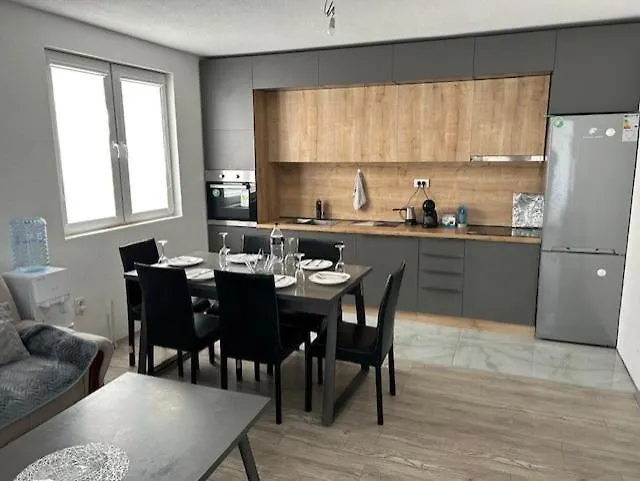 Big House With Swimming Pool Appartement *